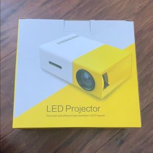 LED mini projector